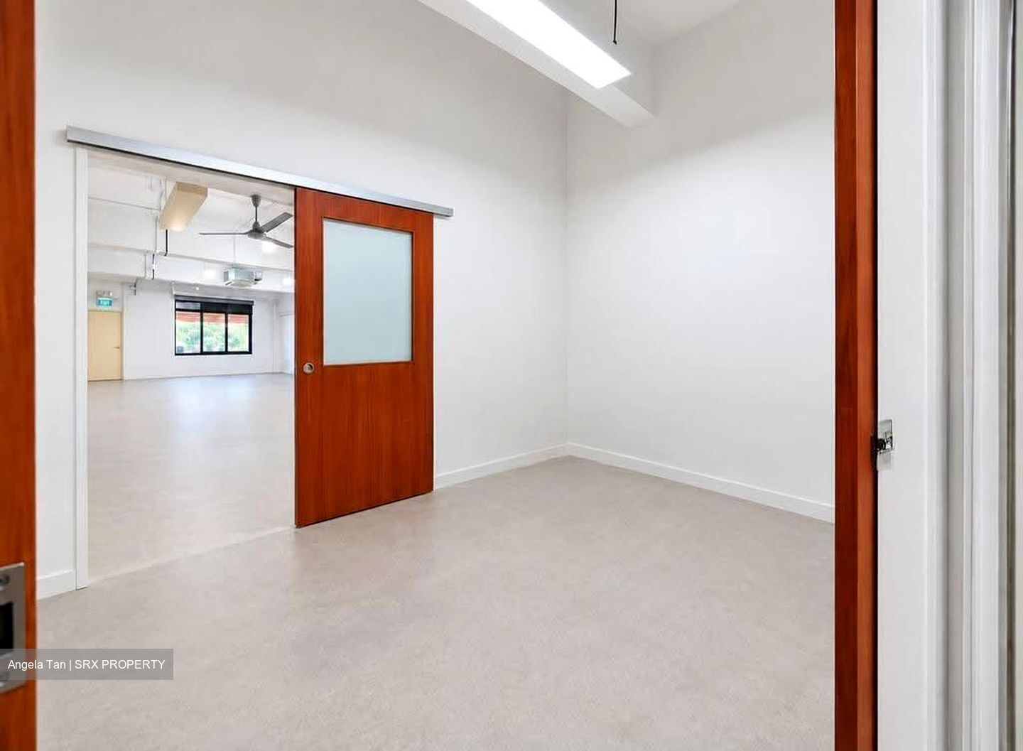 Kallang Place (D12), Factory #625890191